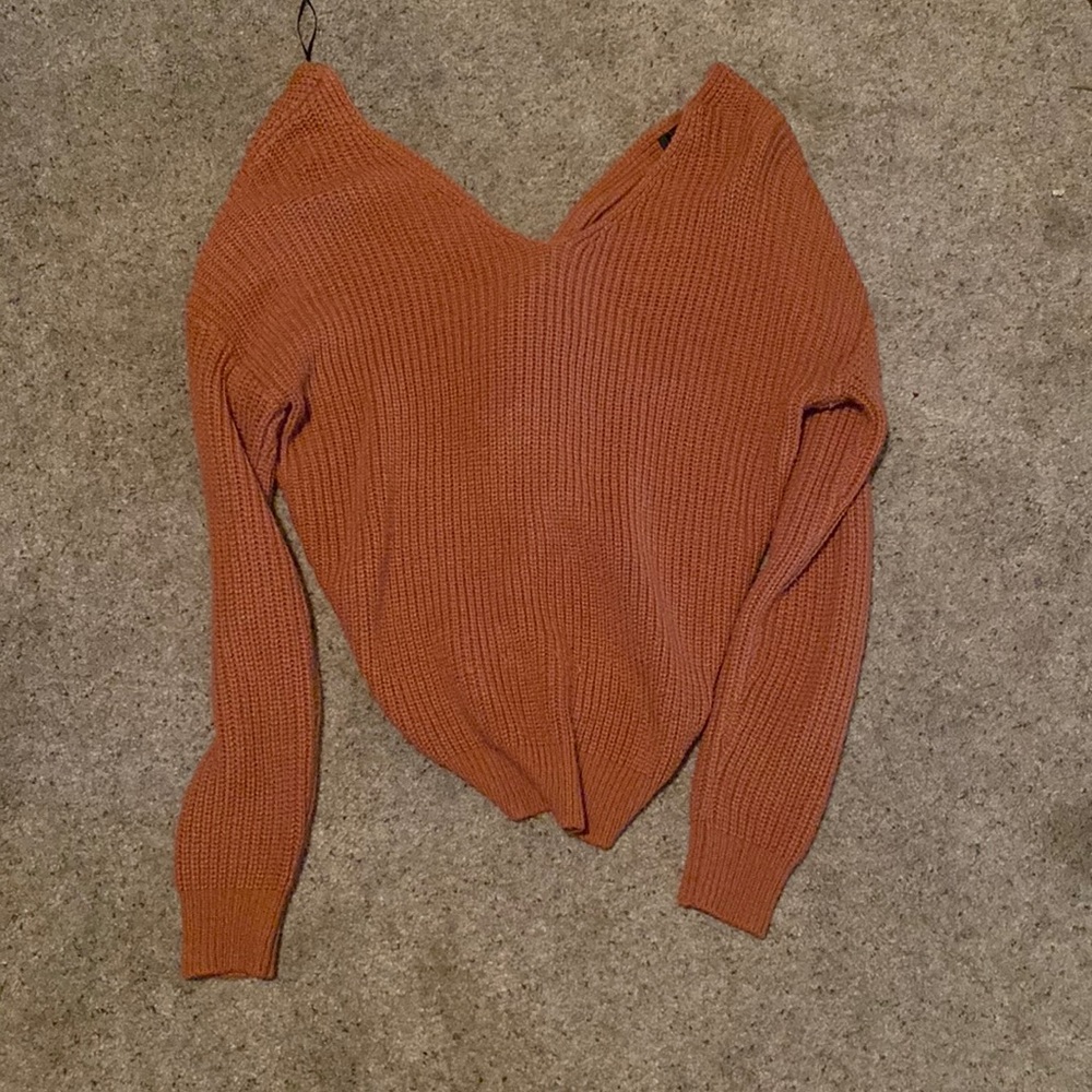 Sweater cross back